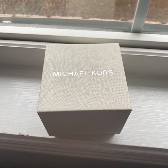 Michael kors watch - Picture 3 of 5